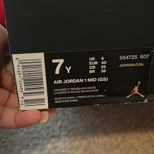 Jordan Retro 1 Mid